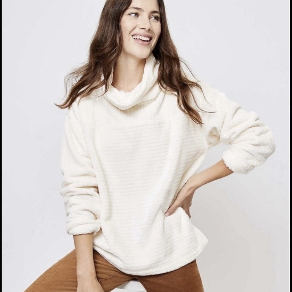Loft Women's Cowl Neck‎ Ivory Plush sweater Size Medium - Plush Soft